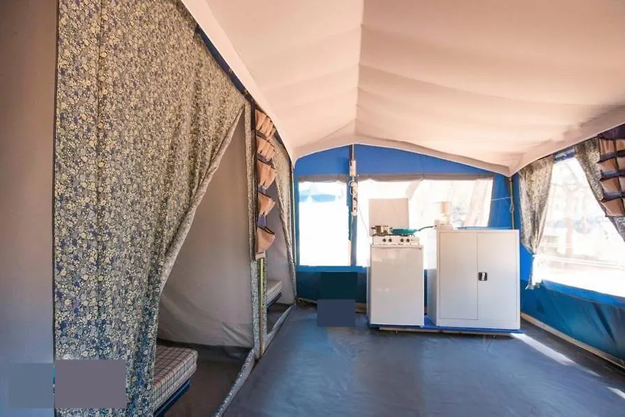 Holiday park Hebergements Les Pieds Dans L'Eau